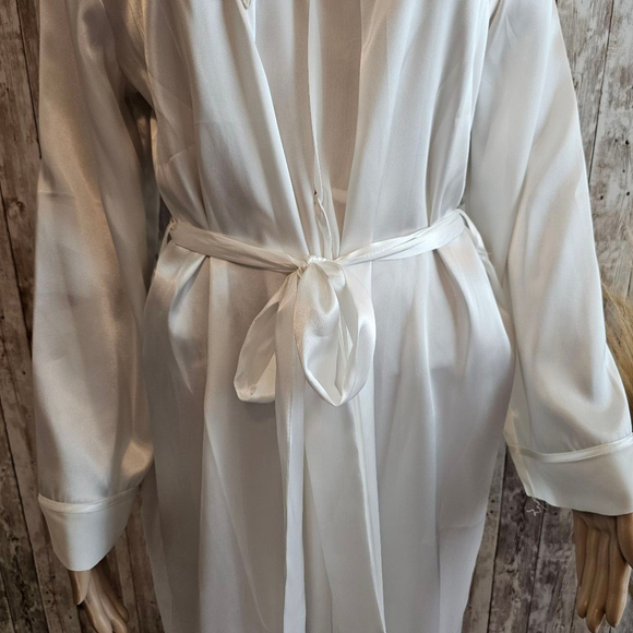 LINEA DONATELLA Soft WHITE SATIN ROBE Sequin S/M Silky - Picture 3 of 8